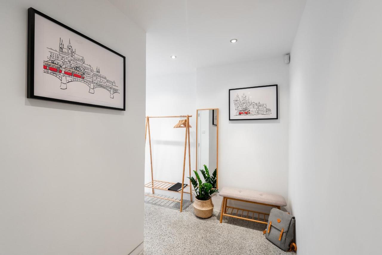 Bright Charming Apt With Terrace, Parking & Airco. Prága Kültér fotó